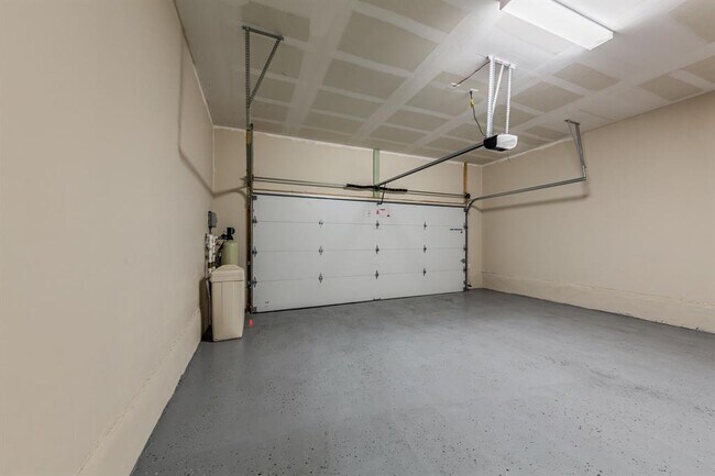 Building Photo - 1113 Arbor Acres Loop