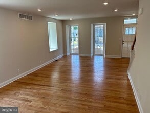 Building Photo - 1051 Easton Rd