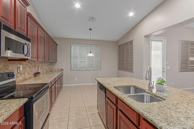 Building Photo - 2206 W Fawn Dr