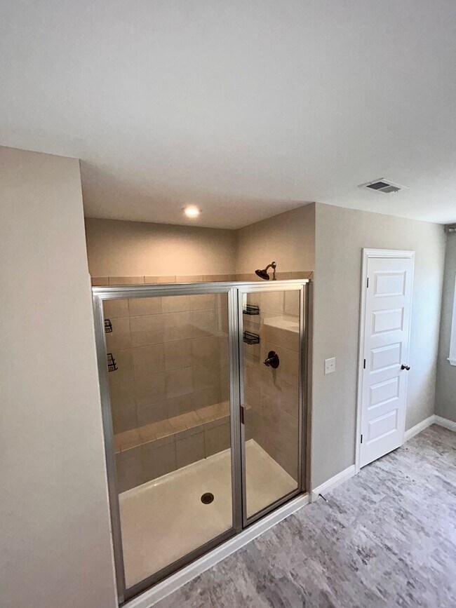 Building Photo - Home For Lease