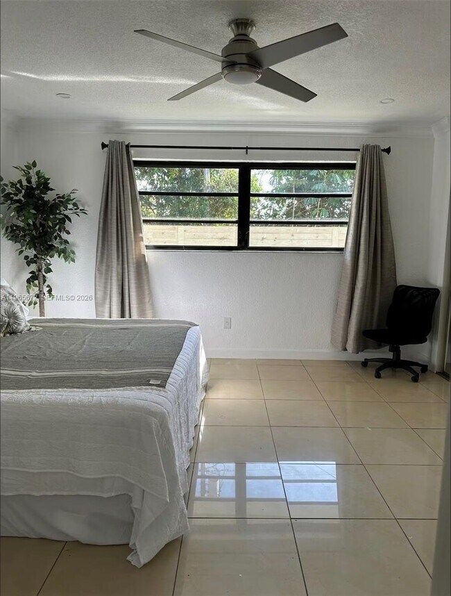 Building Photo - 30255 SW 197th Ave