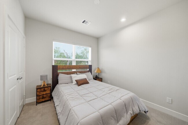 Building Photo - 2312 Silva Park Ln