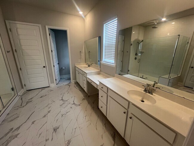 Building Photo - Beautiful Summers Corner 5Bed/4.5Bath