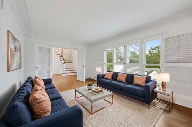 Building Photo - 1809 Shelburne Ridge