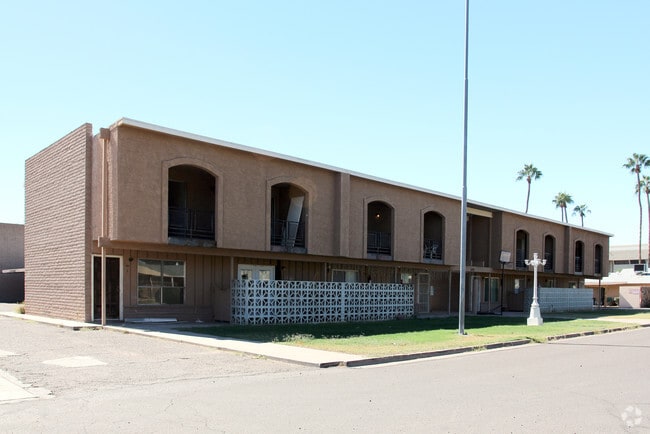Primary Photo - Towne House Manor