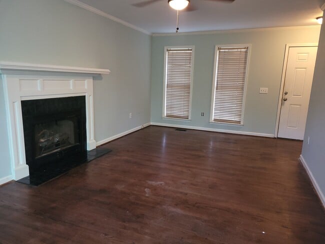 Building Photo - 116 Fox Chase