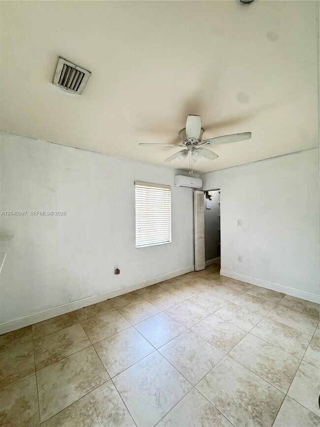 Building Photo - 11340 SW 41st Terrace
