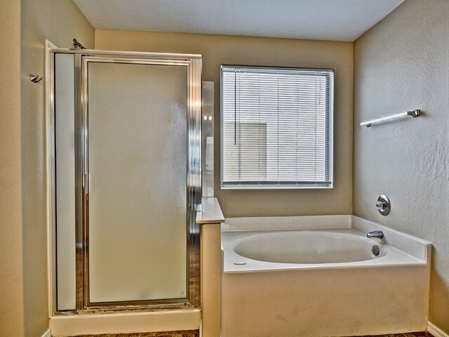 Building Photo - 2604 N 105th Dr