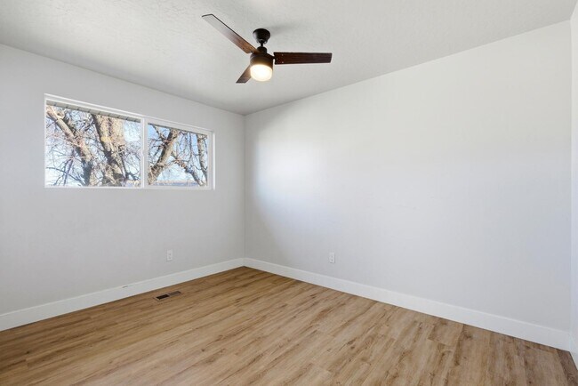 Building Photo - 5210 Woodledge Ave