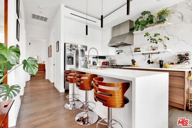 Building Photo - 4839 Seldner Ave