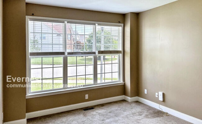 Building Photo - 100 Paxford Ct