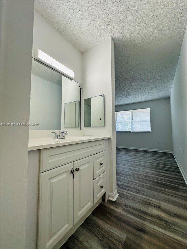 Building Photo - 8102 SW 21st Ct