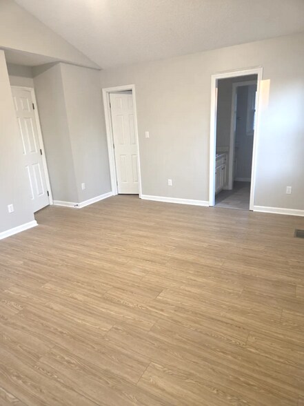 Building Photo - 2904 Bannf Ct