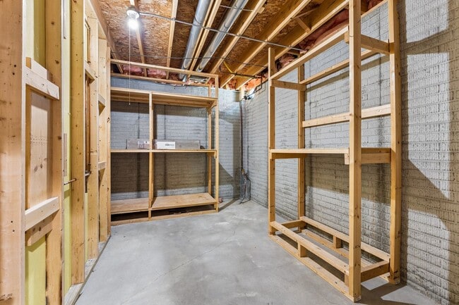 Building Photo - 4 Bedroom Elkhorn Ranch!