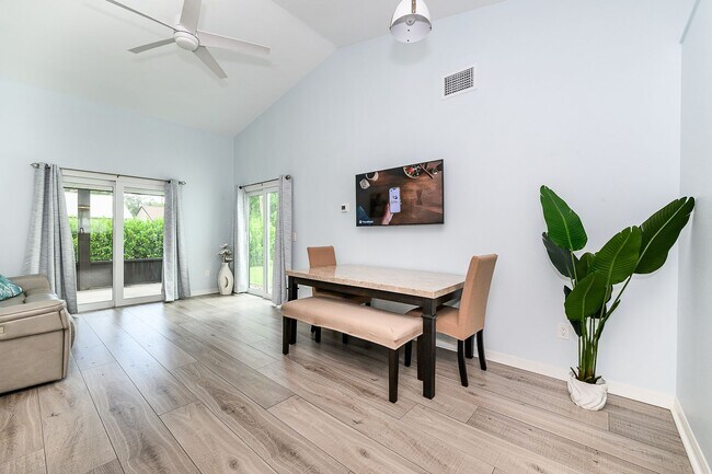 Building Photo - 19584 Carob Ct