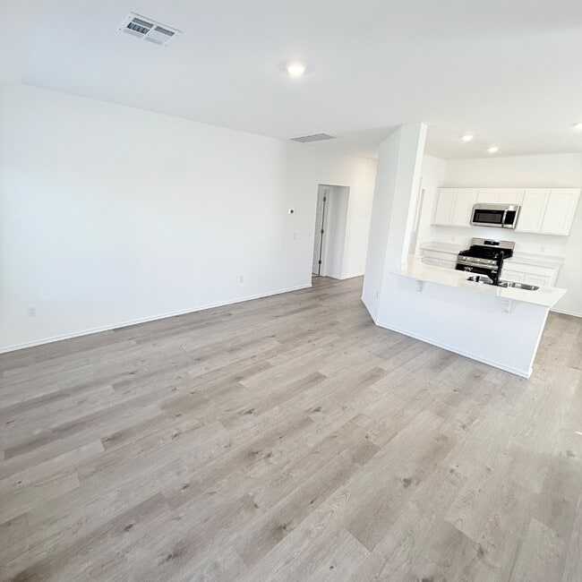 Building Photo - 1917 Rock Elm Dr