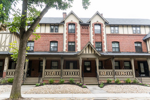Building Photo - Hessler 113 Townhomes