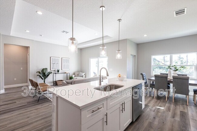 Building Photo - 5534 Fairlane Dr
