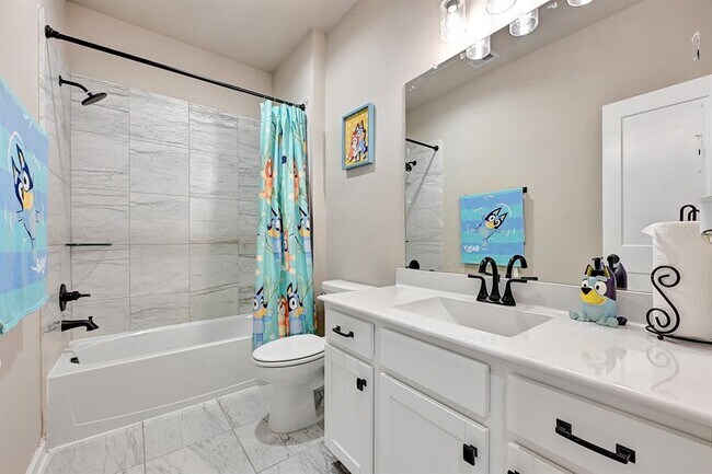 Building Photo - 7006 Winterberry Gln Ln