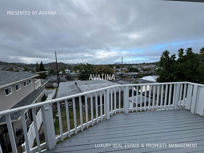 Building Photo - 1266 Manulani St