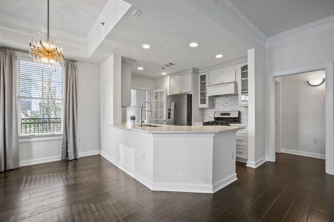 Building Photo - 2 Bedroom Unit in Midtown Neighborhood of Atlanta