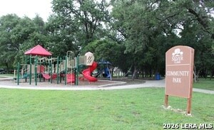 Building Photo - 11838 Twin Oaks Path