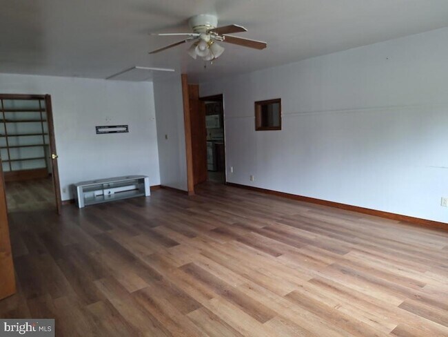 Building Photo - 711 Longs Gap Rd