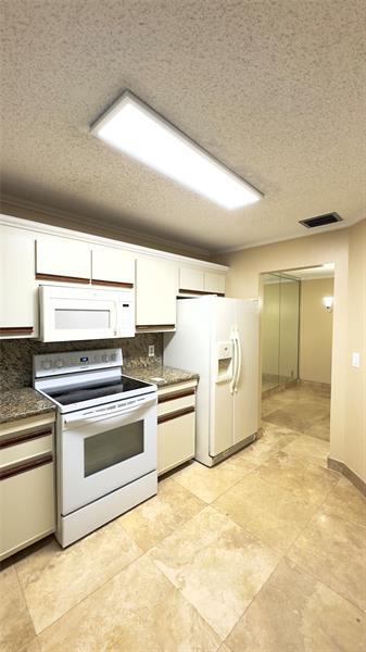 Building Photo - 2126 Discovery Cir W