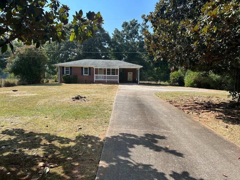 Building Photo - 665 S Wildwood Dr