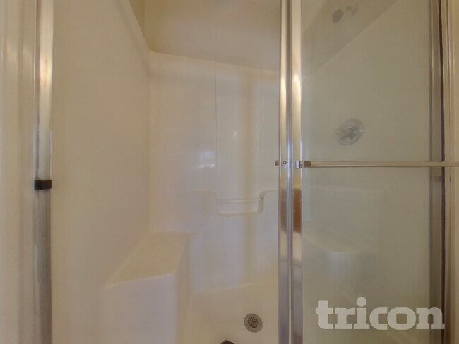 Building Photo - 225 Silver Fox Trail