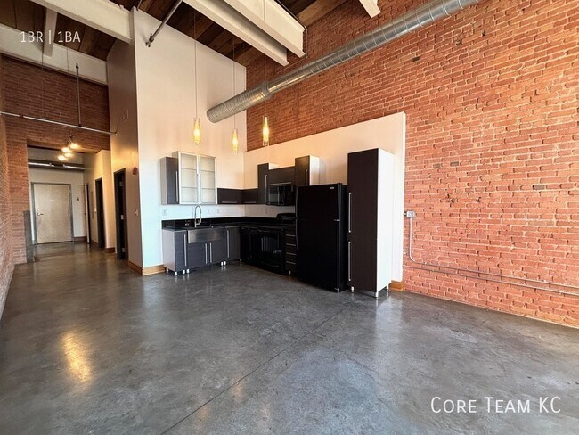 Building Photo - 382 W 22nd St
