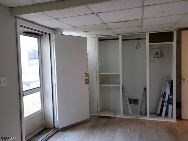 Building Photo - 81 Western Ave