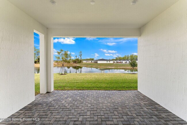 Building Photo - 1464 Island Ave NW