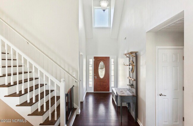 Building Photo - 191 Windfield Ln