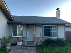 Building Photo - 911 Shelduck Ct