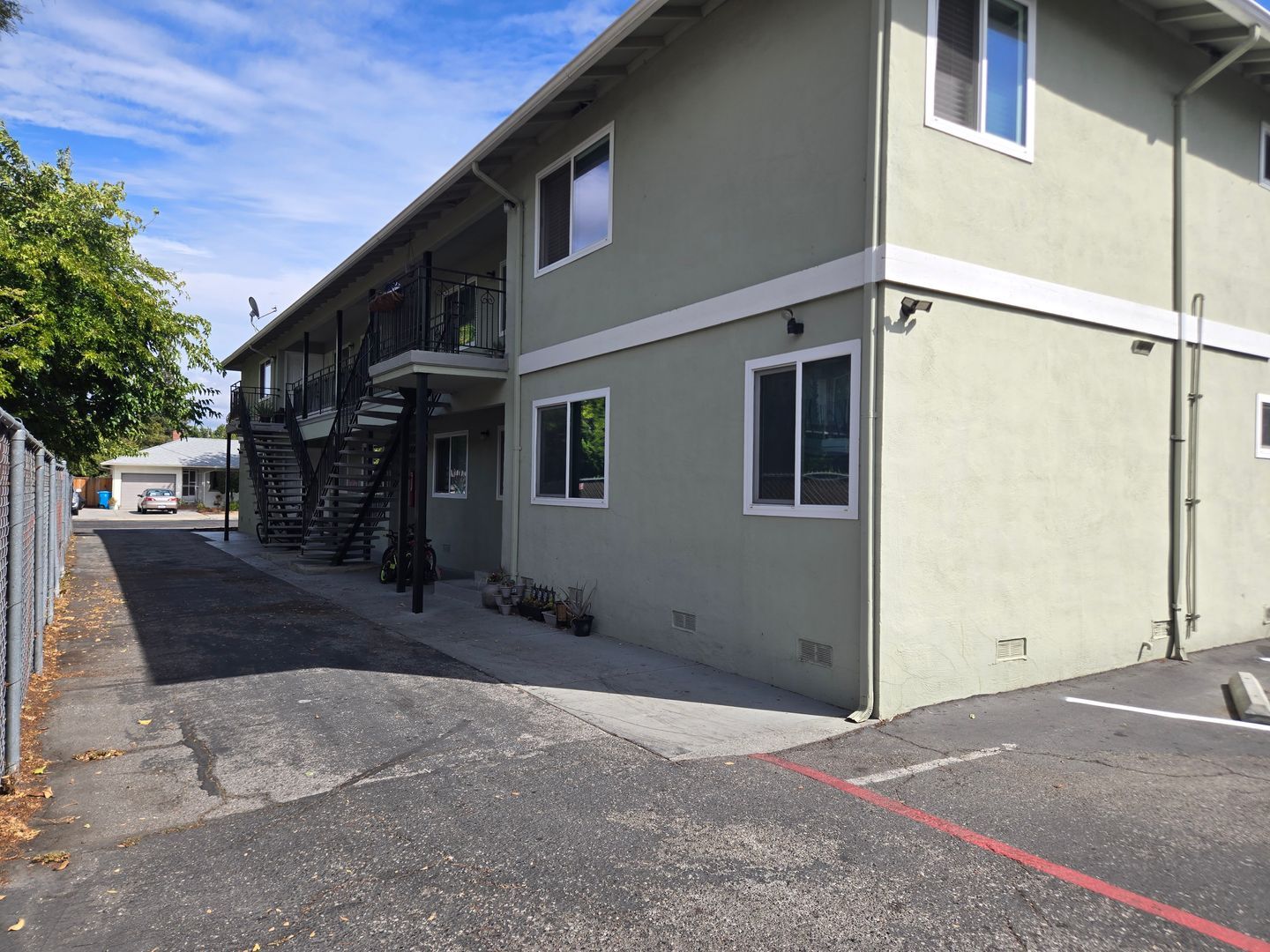 Building Photo - 450 California St