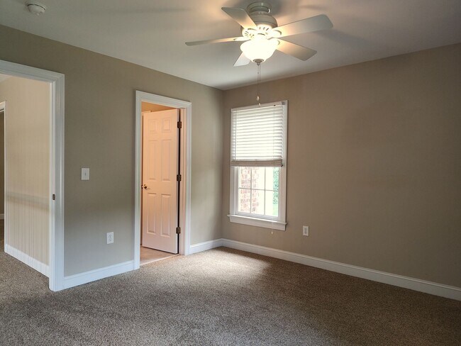 Building Photo - Georgeous home located in the  Shannamara Golf Club Community in Matthews!