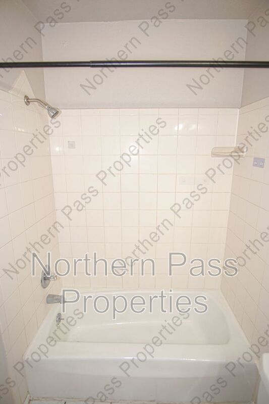 Building Photo - 6701 Escondido Dr