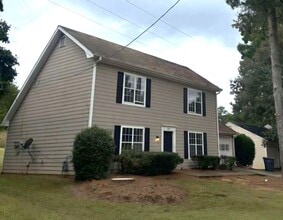 Building Photo - Comfortable Home