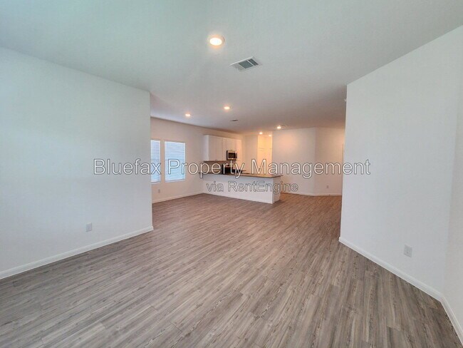 Building Photo - 13907 Sickle Rdg