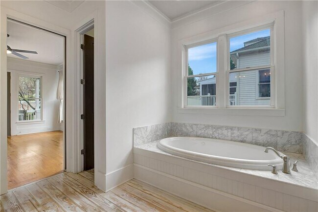 Building Photo - 10559 Serenbe Ln