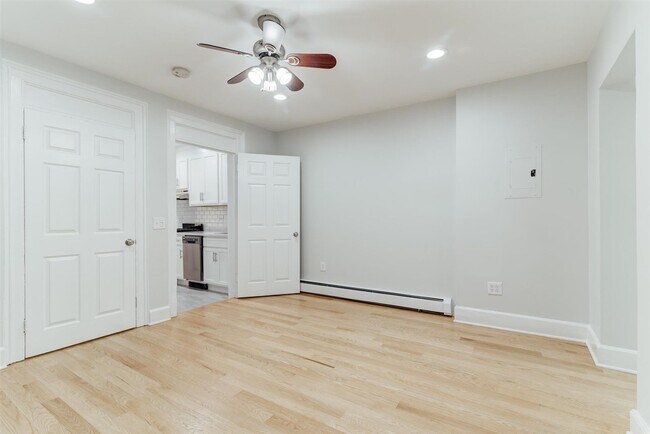 Building Photo - 465 Jersey Ave