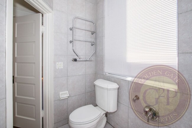 Building Photo - Russian Hill - 3 BR, 1 BA Condo 1,125 Sq. ...