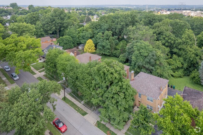 Aerial Photo - 5529-5533 Bosworth Pl