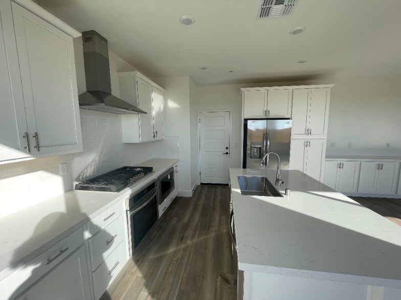 Building Photo - 4803 Lukella Dr