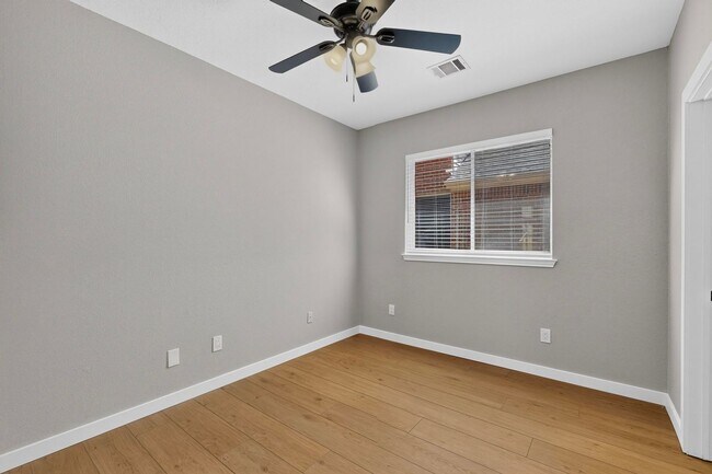 Building Photo - 7314 Gillon Dr