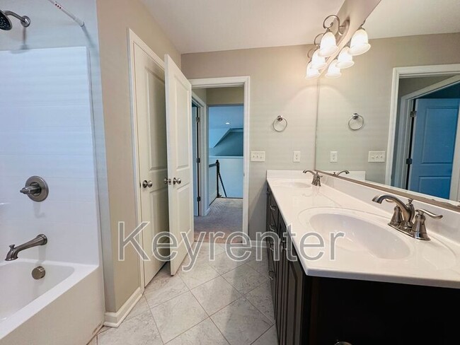 Building Photo - 12183 Inglecrest Ln