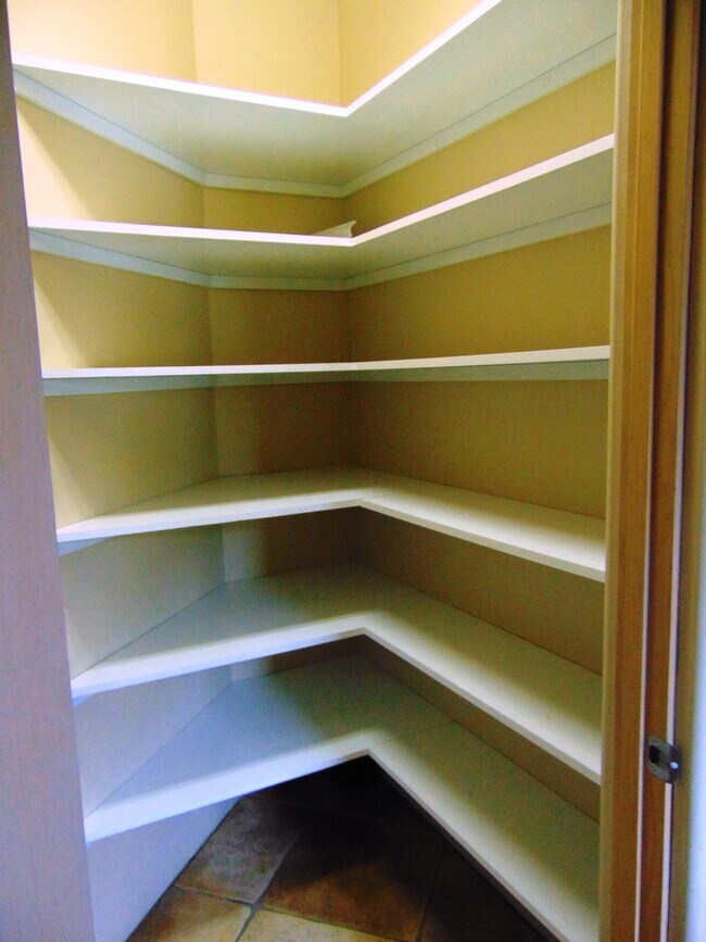 Building Photo - 416 Calle Kokopelli - *LEASE PENDING*