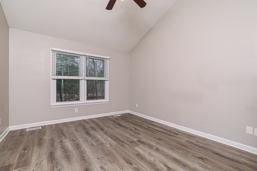 Building Photo - 3405 Singleleaf Ln