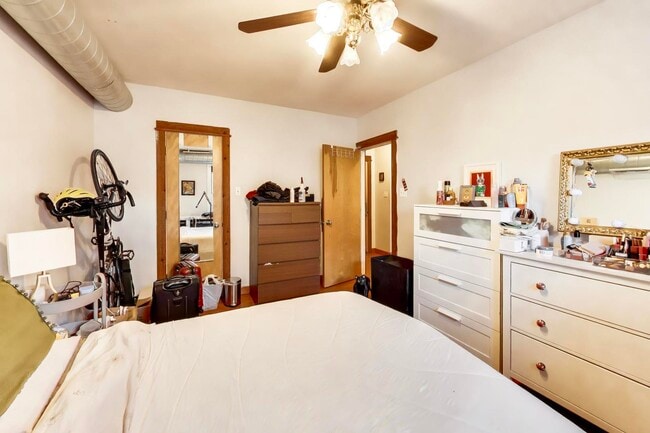 Building Photo - 5400 S Harper Ave